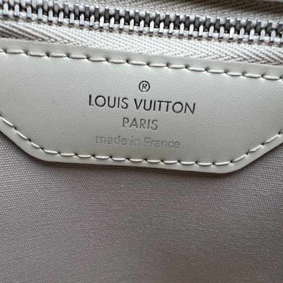 LOUIS VUITTON  Epi Brea MM Ivory - Picture 5 of 16